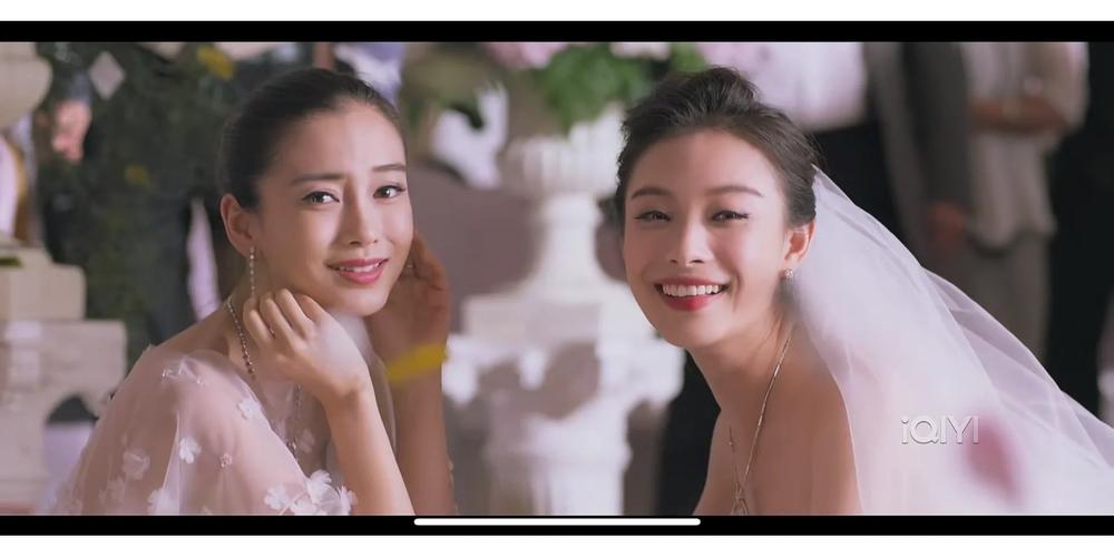 新娘大作战 电影-婚礼-闺蜜-竞争